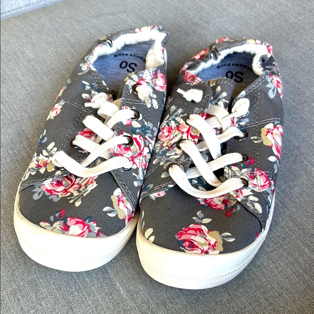 SO Grey Floral Women’s Shoes
